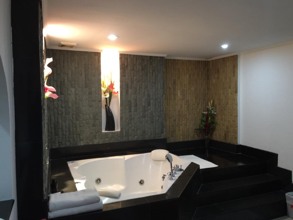 Galaxy Suites Pattaya Exterior photo