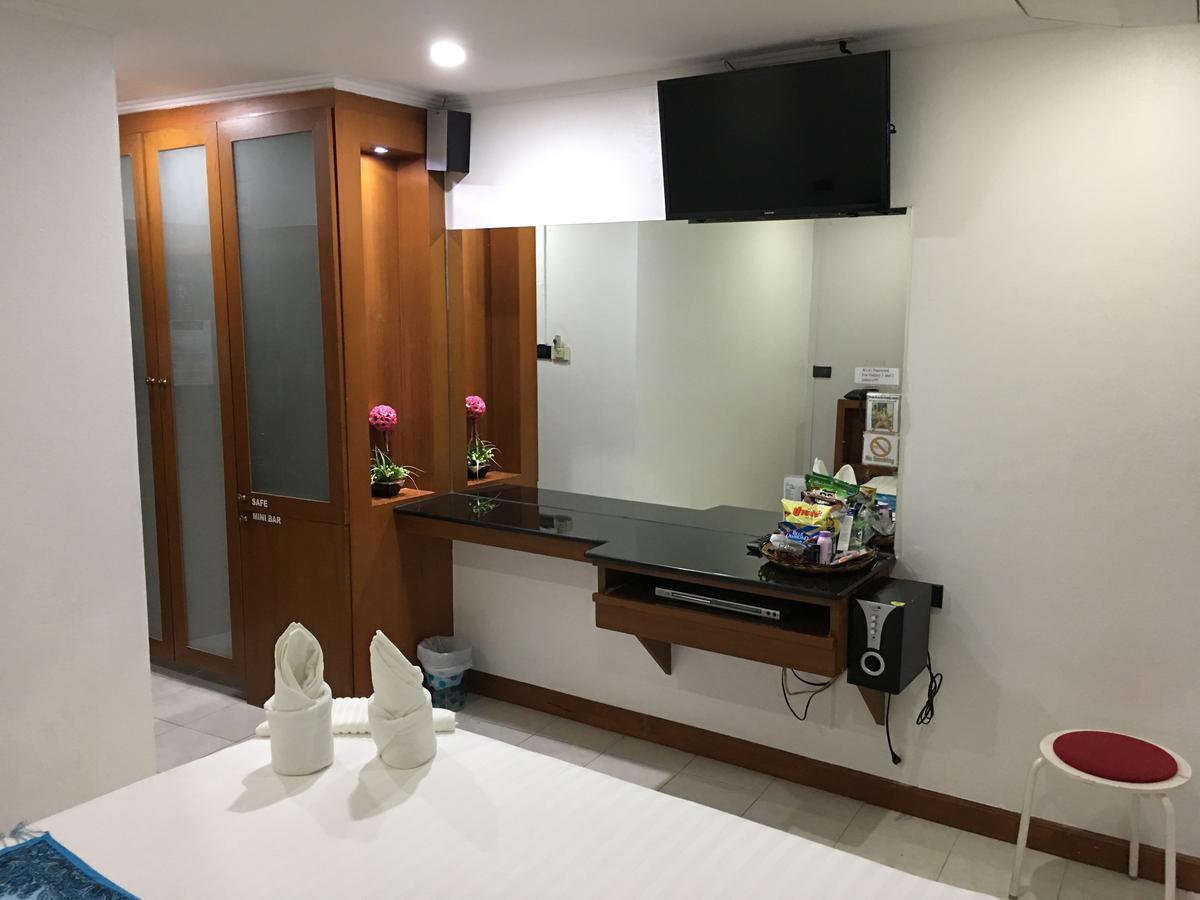 Galaxy Suites Pattaya Exterior photo